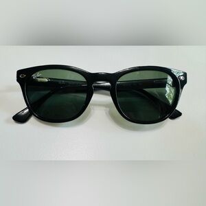 Ray-Ban RB4140 601 3N Sunglasses.